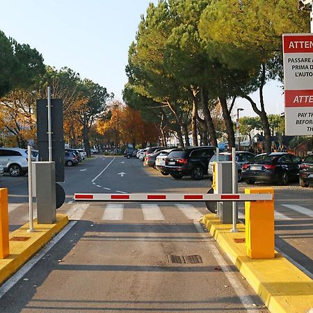 Splendid Lake Desenzano del Garda Exterior photo