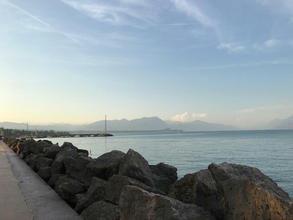 Splendid Lake Desenzano del Garda Exterior photo